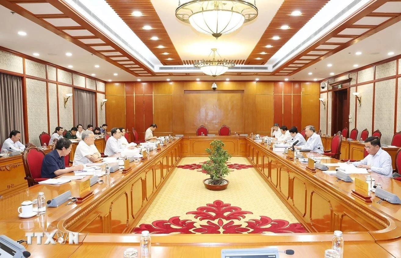 To Lam Bo Chinh tri anh 2