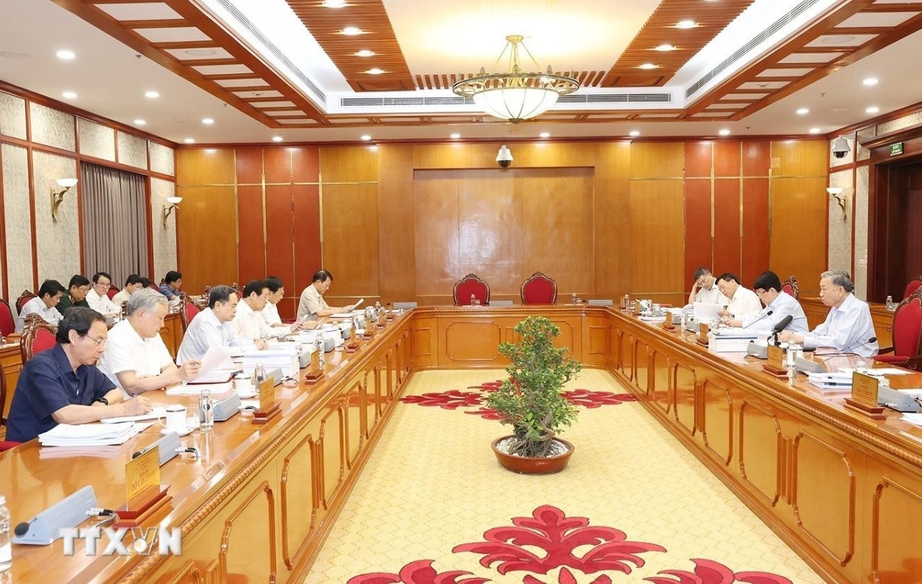 To Lam Bo Chinh tri anh 3