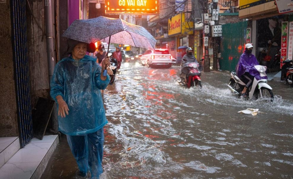 Mua khap Bac Bo voi cuong do manh hinh anh