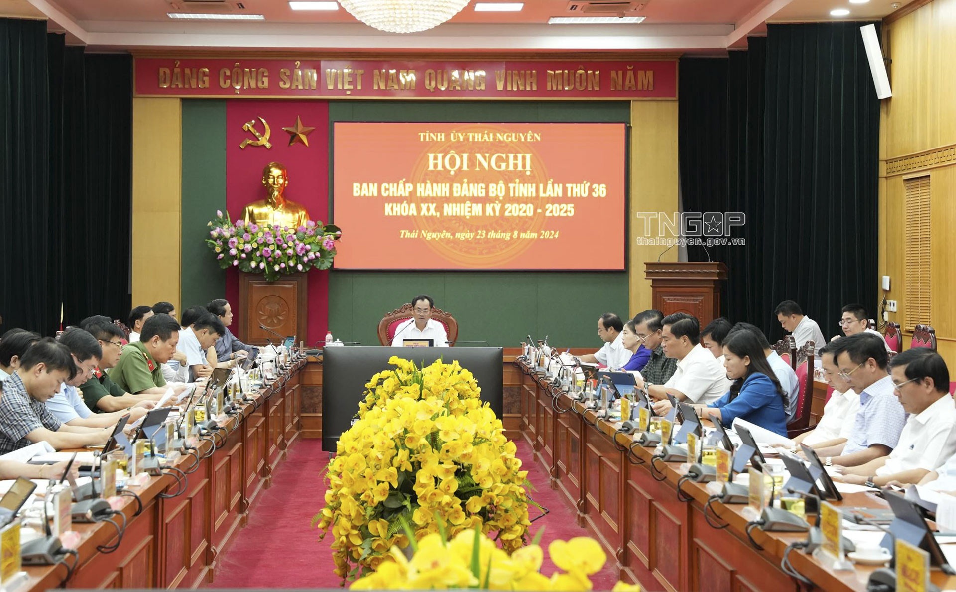 Le Van Khoi Song Cong anh 1