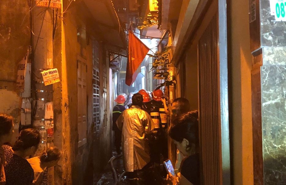 Chay nha trong ngo sau o Ha Noi hinh anh