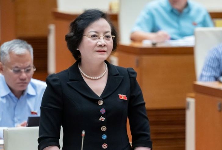 Bo truong Noi vu: Can bo doi du nghi viec duoc nhan mot khoan tien lon hinh anh