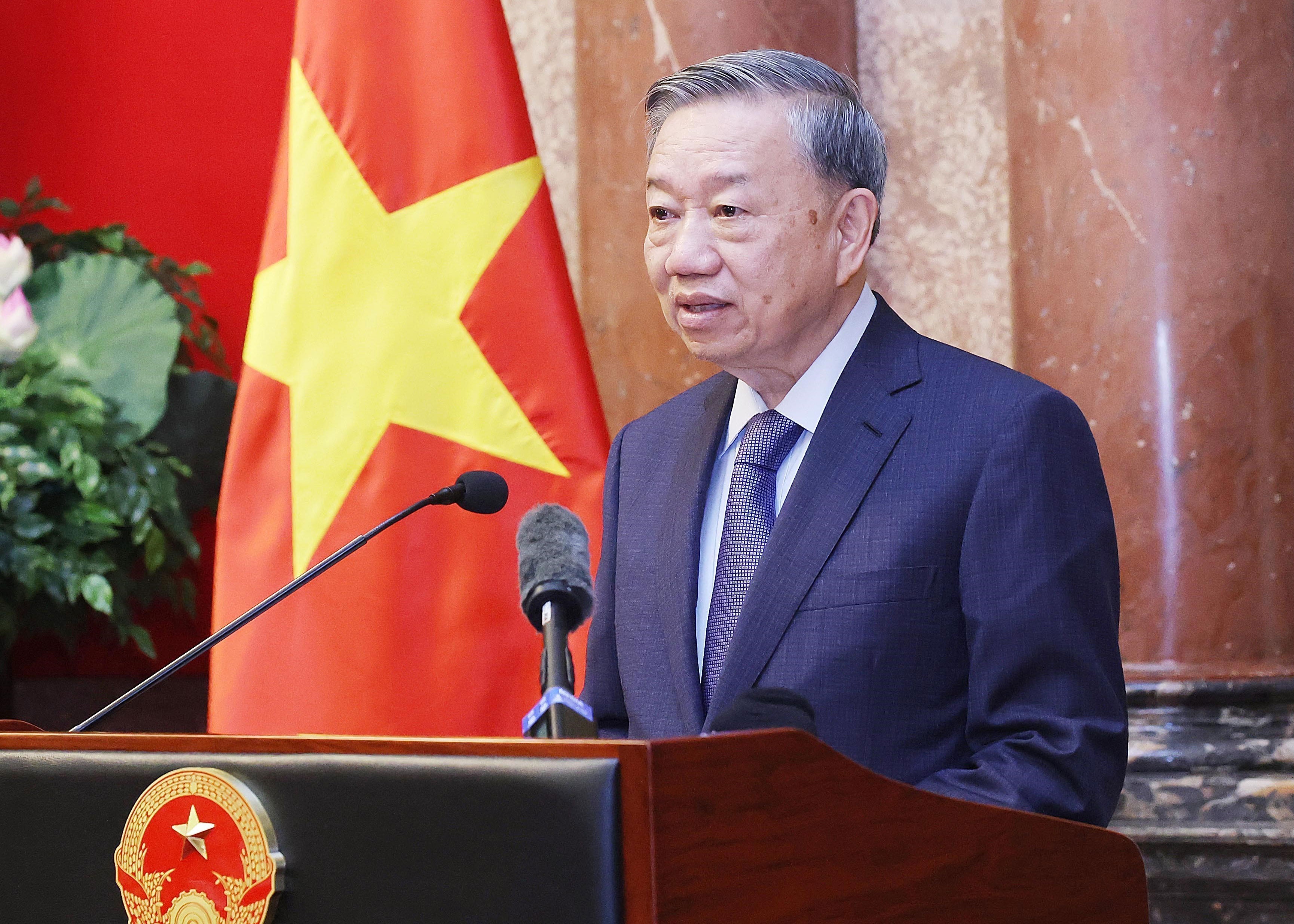 Tong Bi thu, Chu tich nuoc: Doanh nghiep can tiep tuc vuon len manh me hinh anh