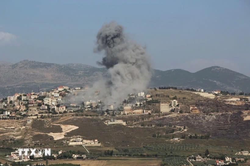 Israel khong kich kho vu khi cua Hezbollah o mien Dong Lebanon hinh anh