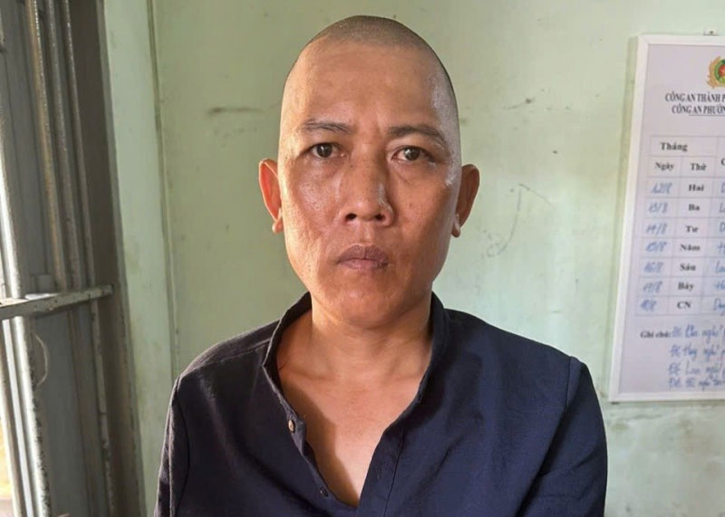 Bat giu doi tuong trom cap tai san cua 'Than bai Poker' the gioi hinh anh