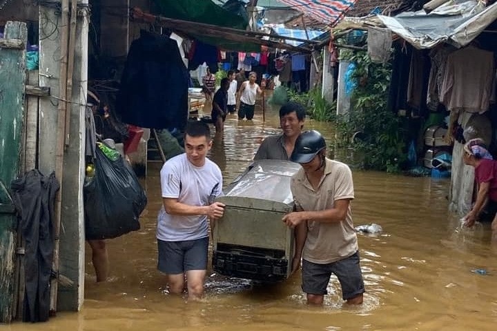 Cuoc song nguoi dan thanh pho Cao Bang trong tran lut lon nhat 20 nam hinh anh