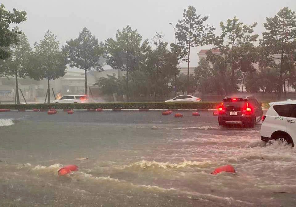 Xe hop bi cuon anh 2