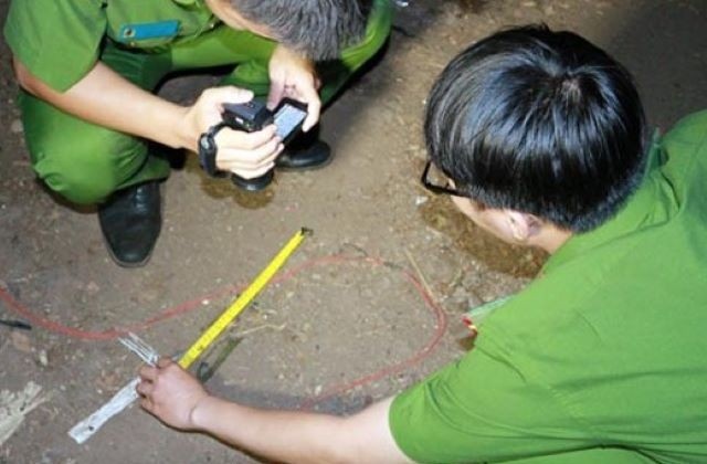 Nghi an nguoi dan ong sat hai nguoi tinh roi uong thuoc sau tu tu hinh anh