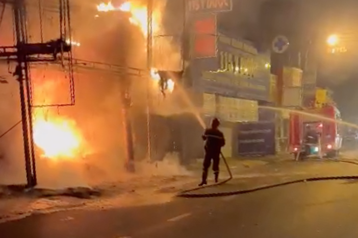 Hien truong vu chay hang quan ao o TP.HCM hinh anh