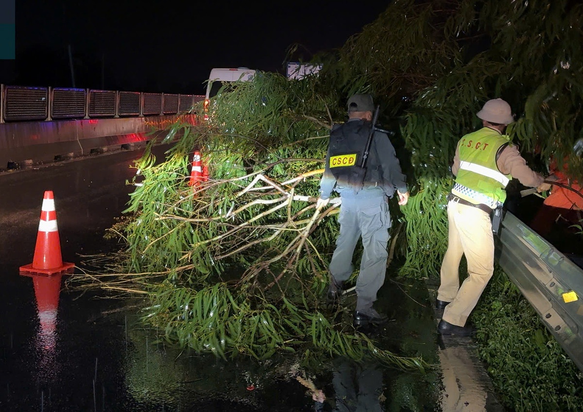 CSGT Trung Luong My Thuan anh 1