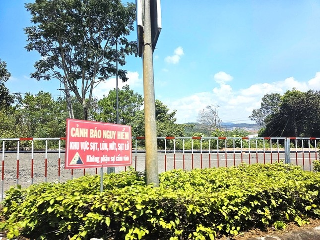 Duong Ho Chi Minh anh 2