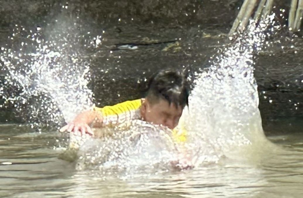 Hai nam sinh tu vong khi tam dam o Hung Yen hinh anh