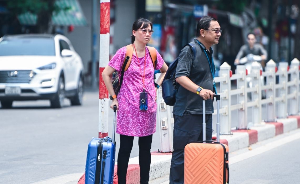 Nang nong diu dan, mua rao xuat hien vao chieu toi hinh anh