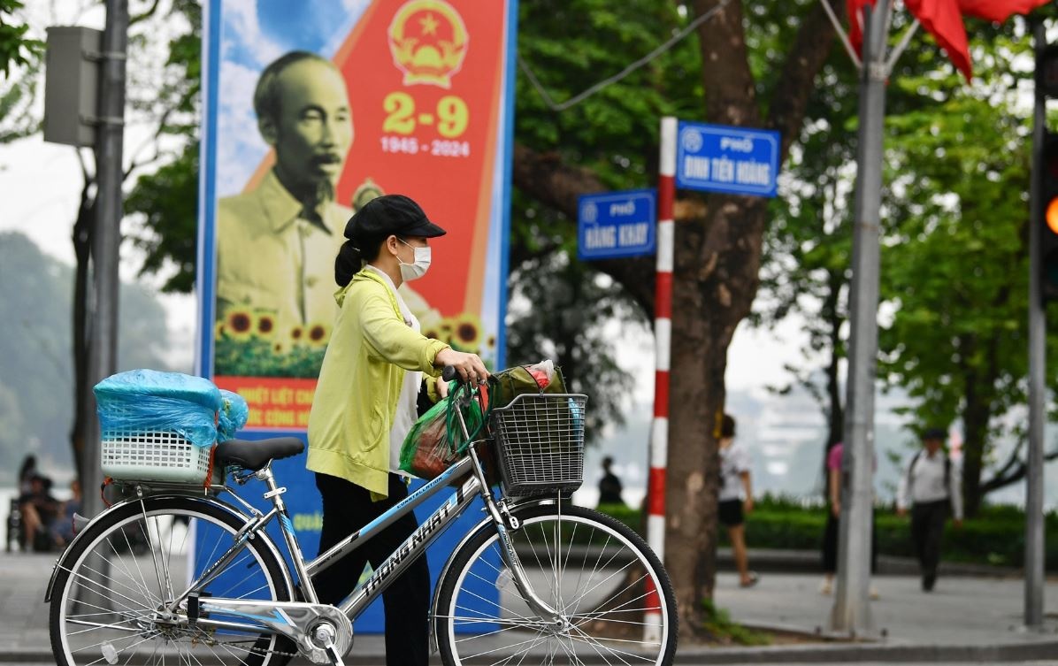 Ha Noi mua giam, nang nong tro lai hinh anh