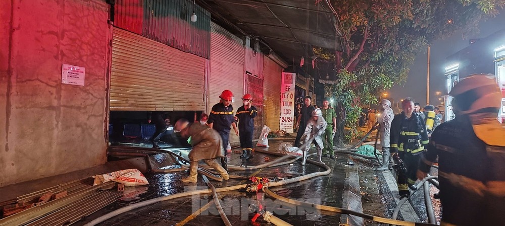 Chay kho hang Ha Noi anh 1