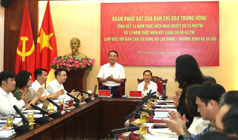 Cu 10 thanh nien, co mot nguoi that nghiep hinh anh