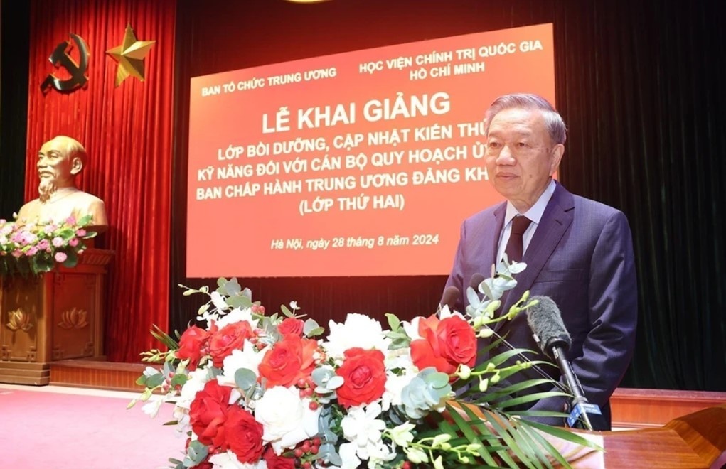 Tong Bi thu: Can bo chien luoc phai dap ung yeu cau giai doan moi hinh anh