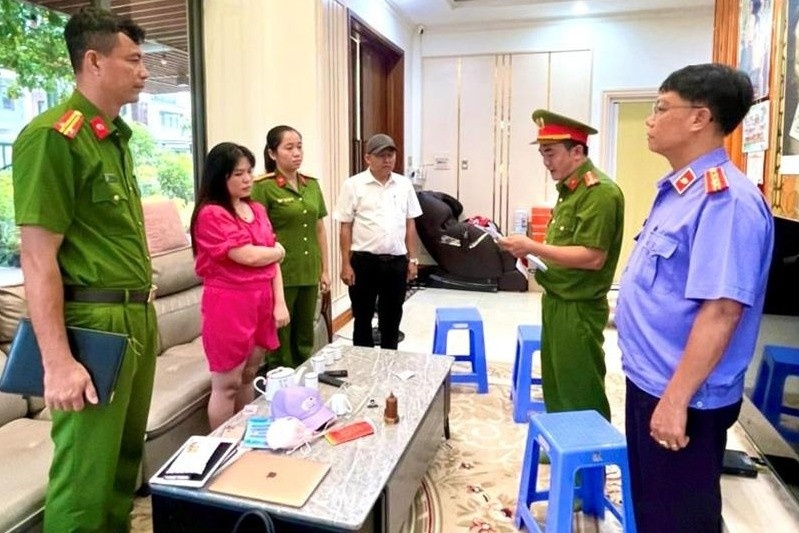 Giam doc o Dong Nai 'no' quen lanh dao cap cao, lua dao hang ty dong hinh anh