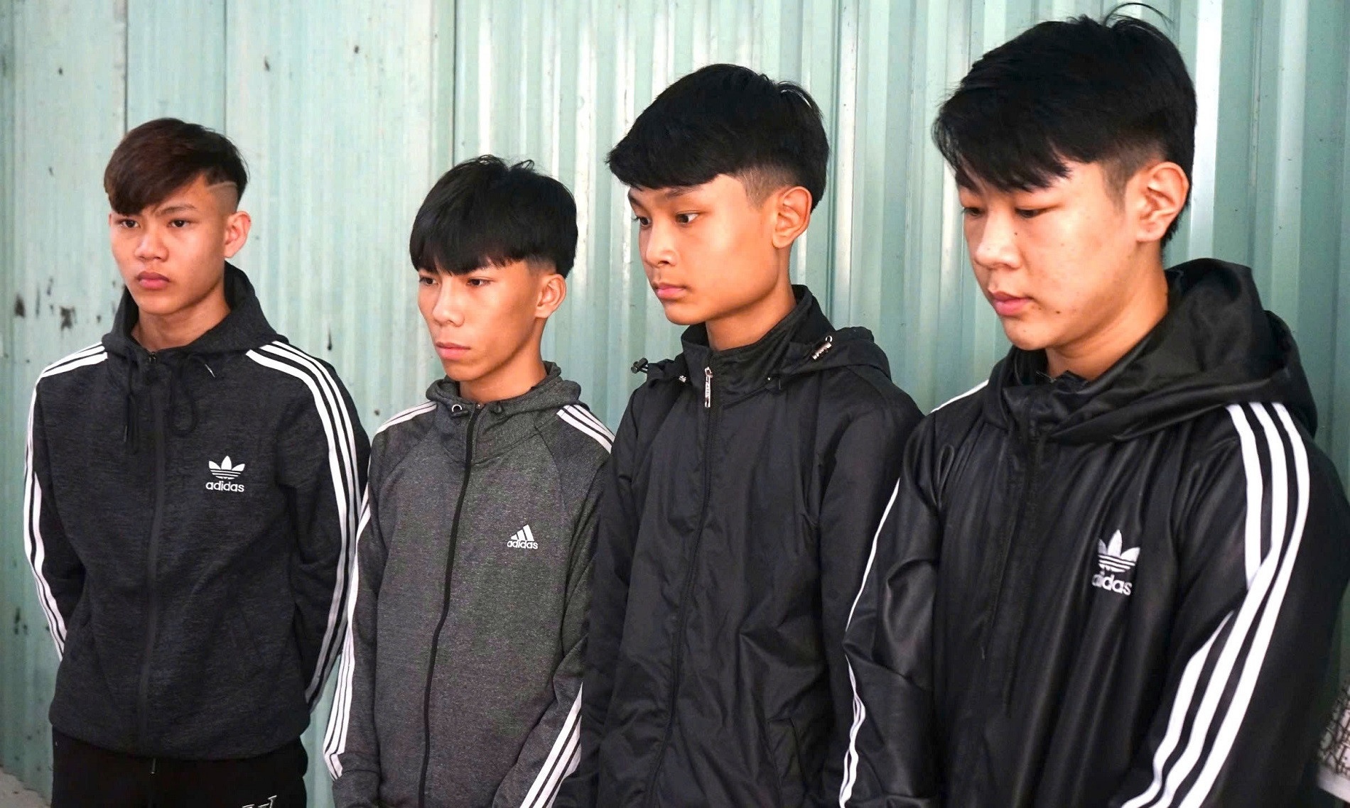 Chem nham nhieu nguoi,  Thanh nien ep xe,  Da Nang anh 1