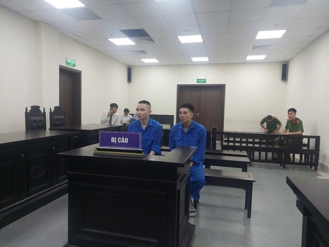 Nhom thanh nien chuoc thuoc me cuop tai san cua nguoi ban ngoai te hinh anh