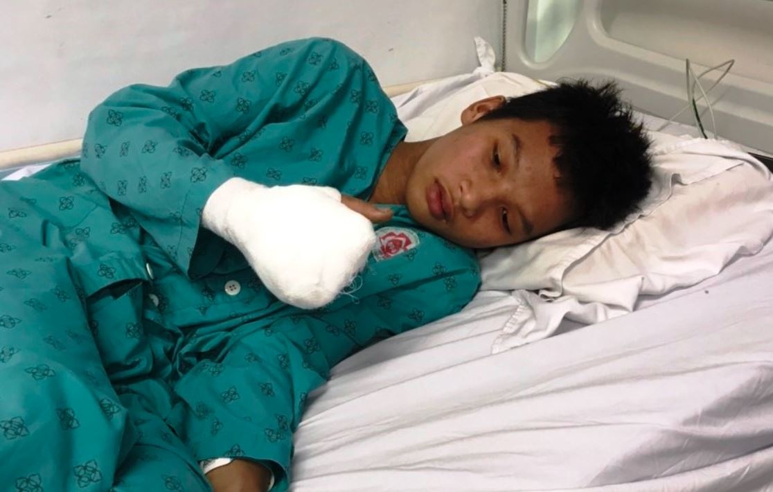 Tinh canh bi dat cua nam sinh mo coi bi tai nan sat ngay khai giang hinh anh