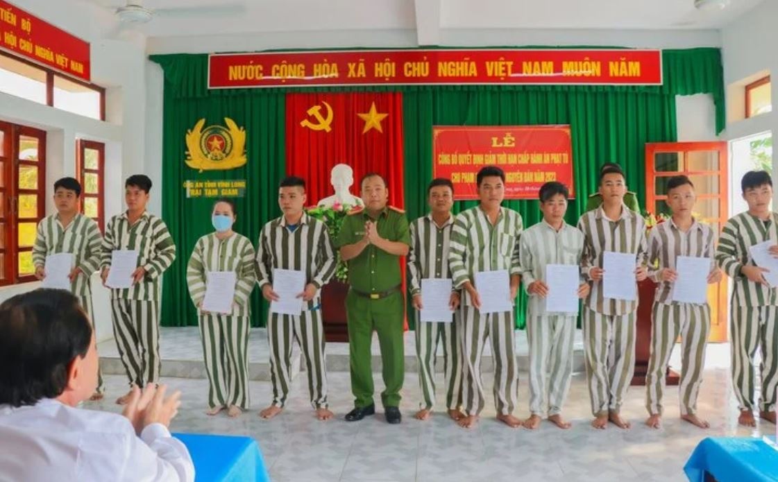 Hai nhom doi tuong duoc xet dac xa nam 2024 hinh anh