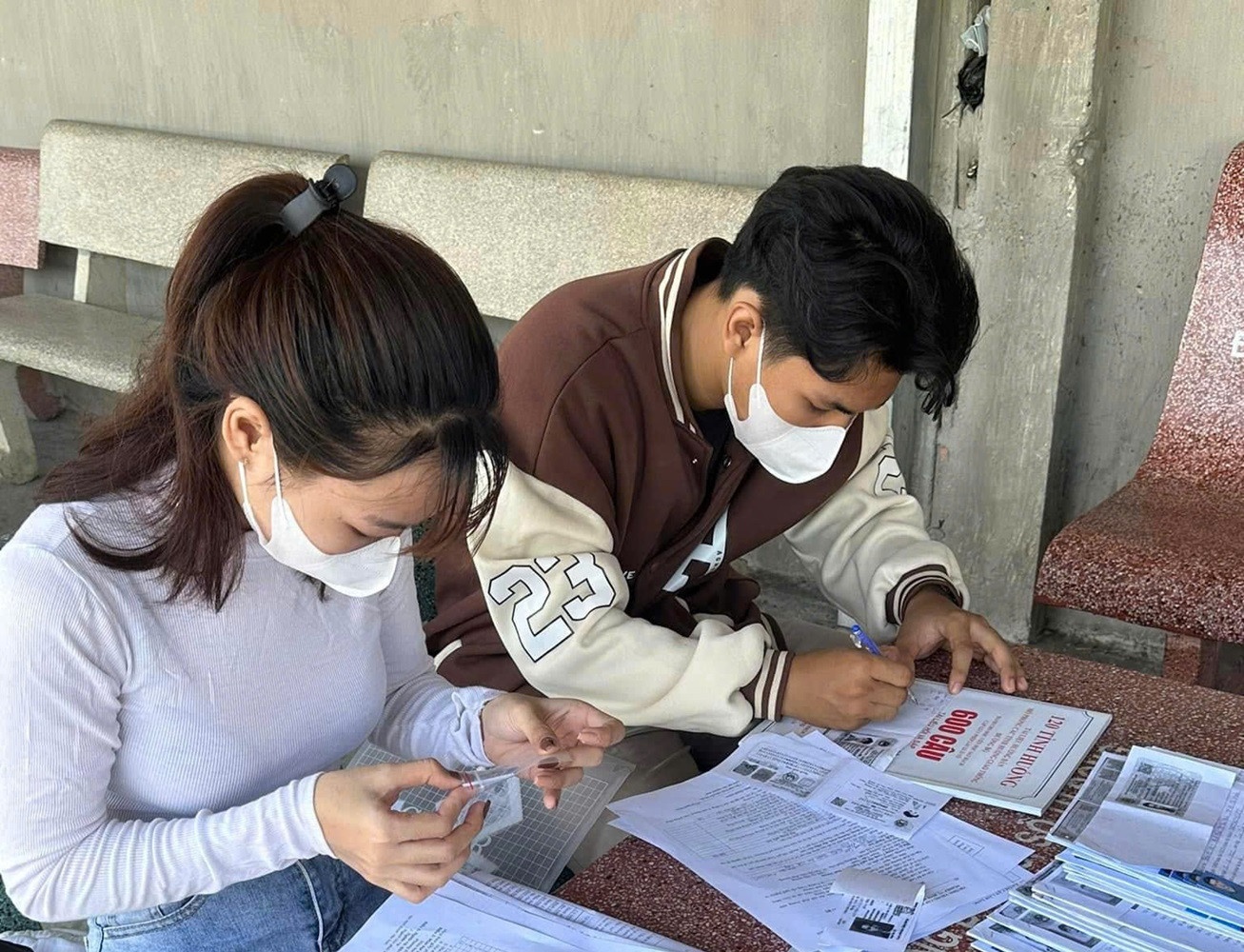 Hang nghin hoc vien Binh Duong chua duoc cap GPLX vi… het muc hinh anh