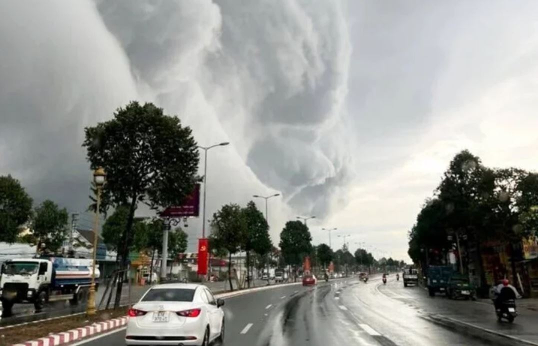 May la tren bau troi Binh Duong hinh anh