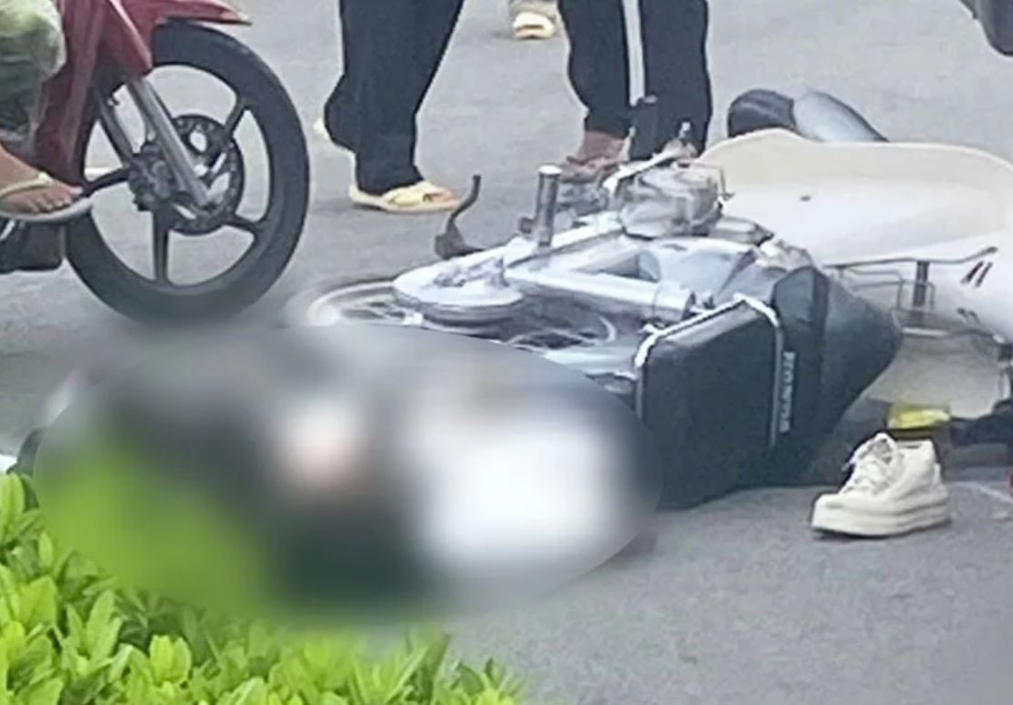 Nu sinh tu nan tren duong di hoc them o Long An hinh anh