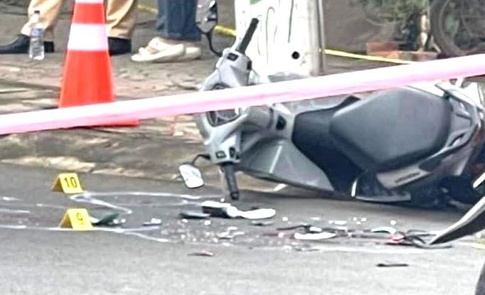 Xe container va cham xe may, hai co chau tu vong hinh anh