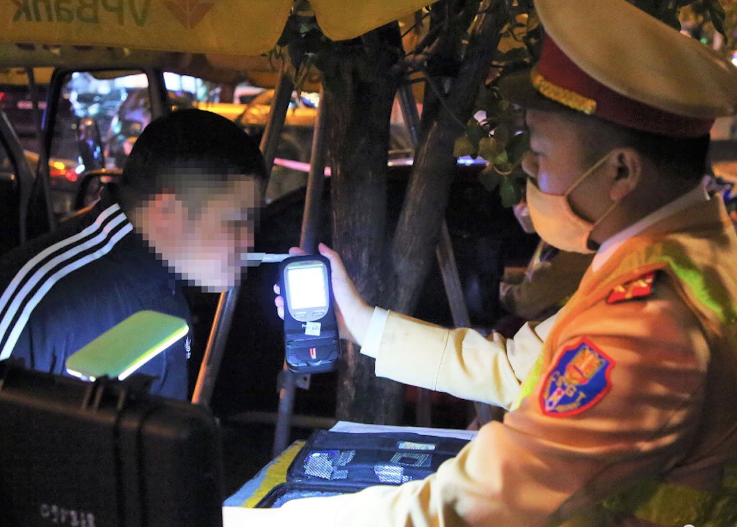 Ngay dau nghi le 2/9, hon 2.500 truong hop vi pham nong do con hinh anh