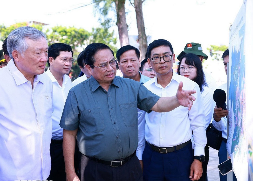 Thu tuong Pham Minh Chinh khao sat tien do cac du an tai Da Nang hinh anh