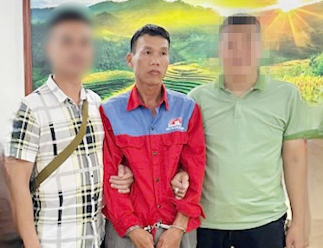 Bat giu doi tuong dam hang xom trong thuong roi bo tron hinh anh