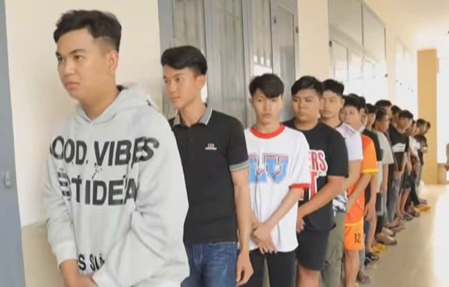 Giai quyet mau thuan,  2 nguoi tu vong anh 2