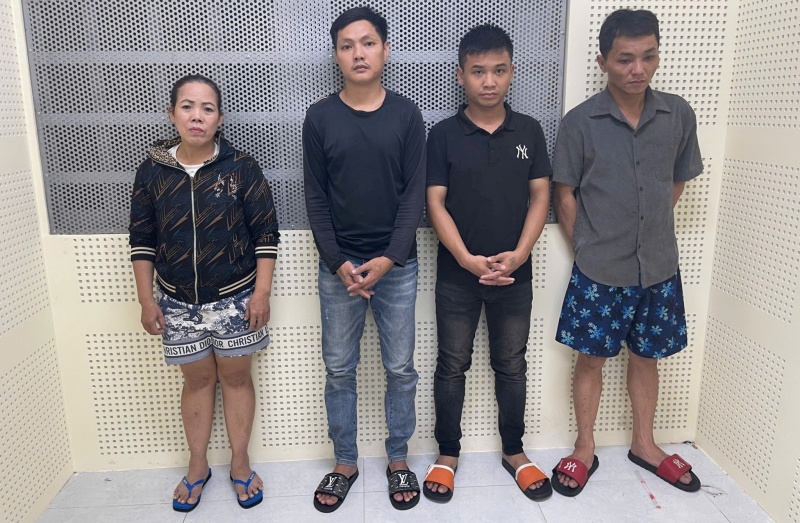 Tu vu cuop giat, cong an da truy xet bat 4 doi tuong hinh anh