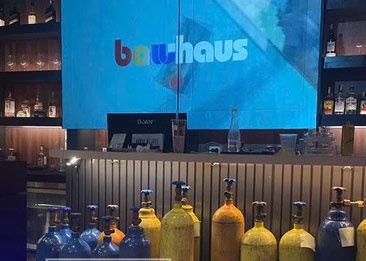 Quan bar Bauhaus nhap hang chuc binh 'bong cuoi' ve phuc vu dan choi hinh anh