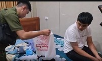 Muon xe cua ban di choi le roi mang cam co lay tien mua ma tuy hinh anh