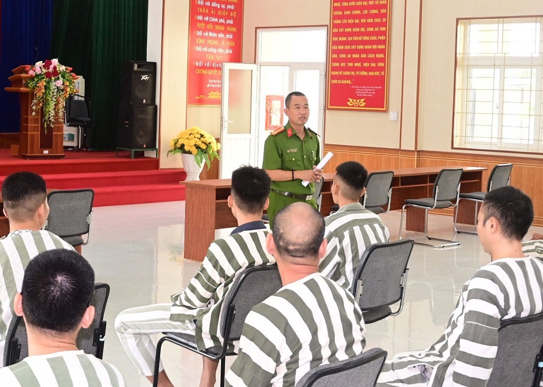 Hai Phong giam an va tha tu truoc thoi han cho 47 pham nhan dip 2/9 hinh anh