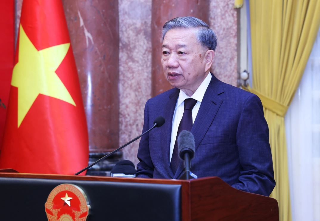 Phong trao 'Tham muu gioi, phuc vu tot' giup nang cao dao duc cong vu hinh anh