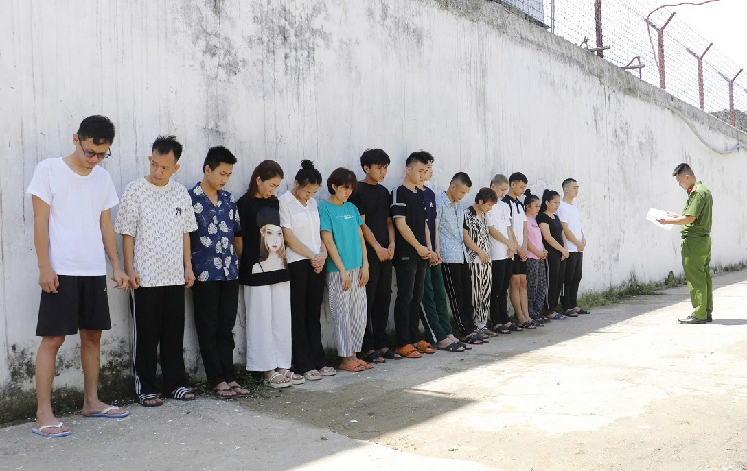 Pha duong day danh bac truc tuyen, giao dich hon 250 ty dong hinh anh