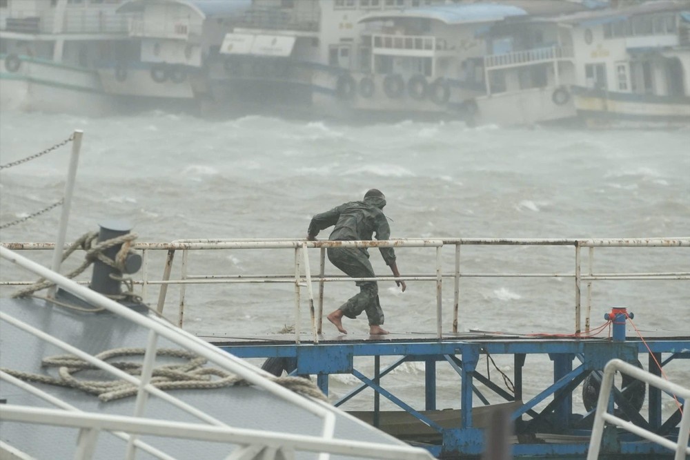 24 nguoi chet, 229 nguoi bi thuong do bao so 3 va mua lu hinh anh