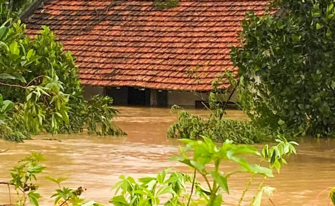 Thoi tiet 9/9: Bac Bo mua rat to hinh anh