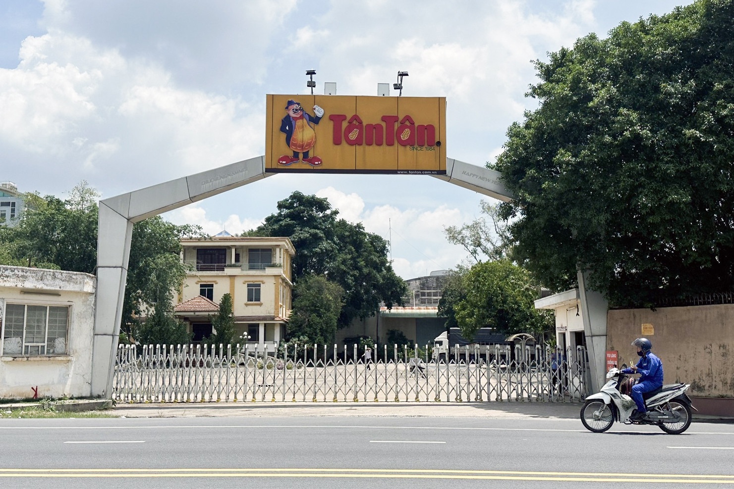 Chot lich xet xu anh em ong chu dau phong Tan Tan hinh anh