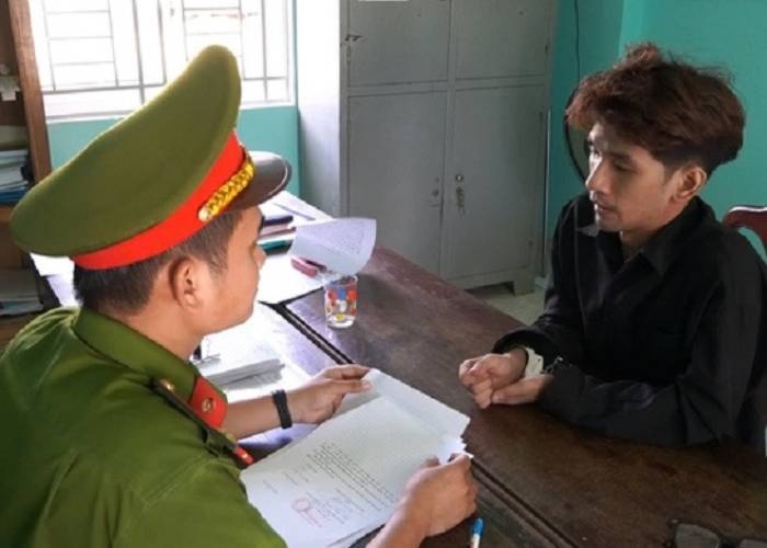 Nam thanh nien dung video 'nhay cam' tong tien nguoi yeu cu hinh anh