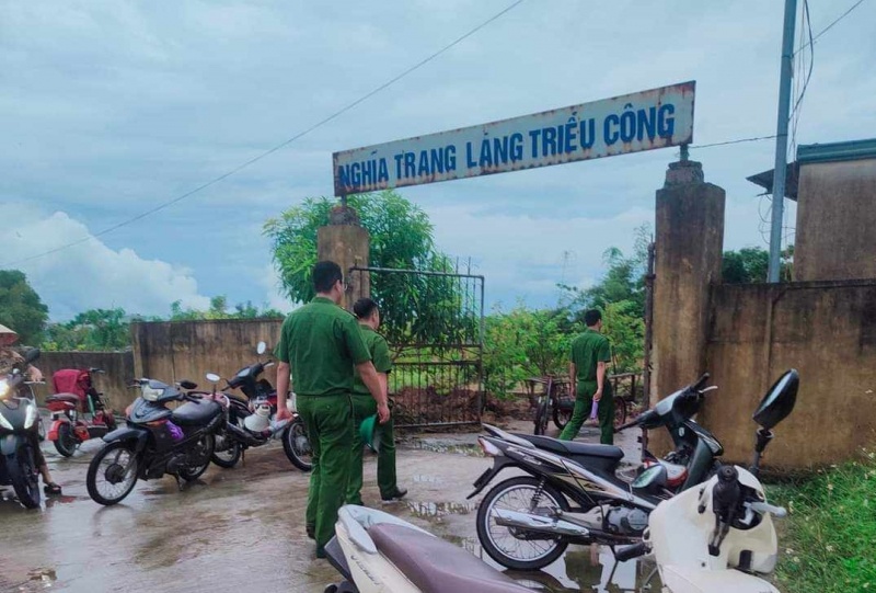 Đào trộm mộ,  Tống tiền 5 tỷ ảnh 1 Dao trom mo,  Tong tien 5 ty anh 1