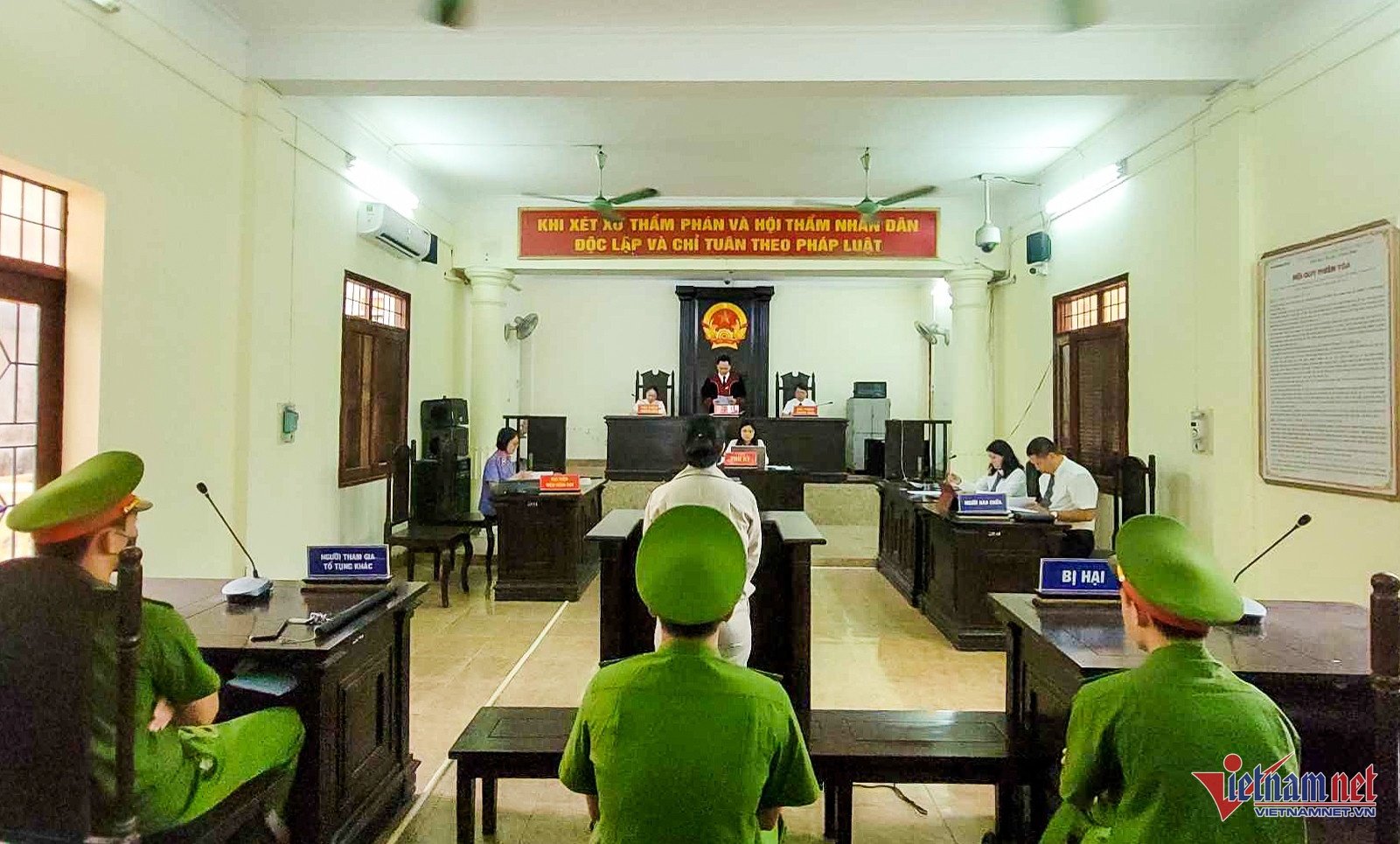 Co dong bo cau,  Hai Duong,  Truong Huong anh 2