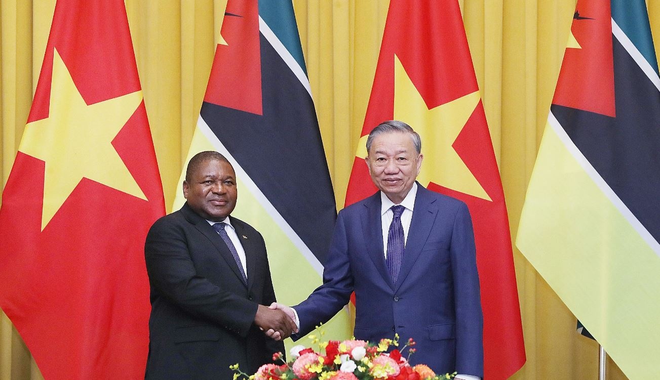Tong Bi thu, Chu tich nuoc To Lam hoi dam voi Tong thong Mozambique hinh anh