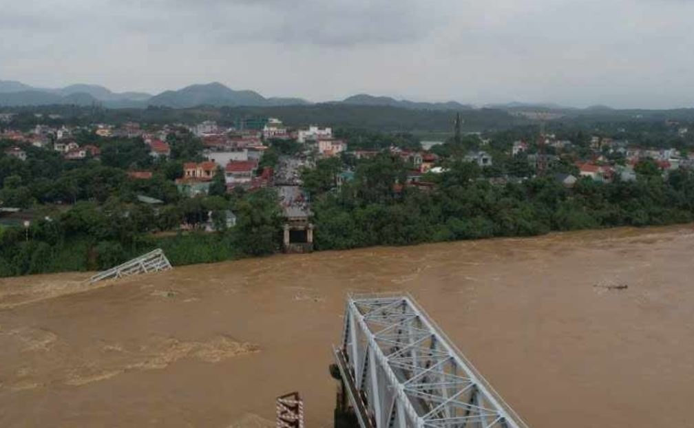 Sap cau Phong Chau, cac phuong tien di lai the nao hinh anh