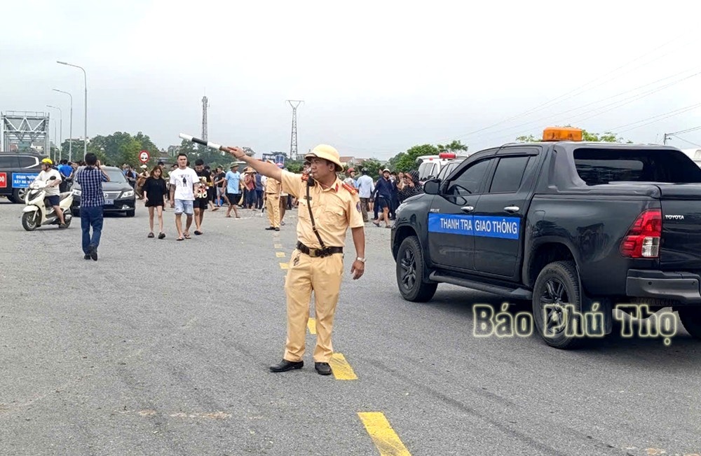 Sap cau Phong Chau anh 6