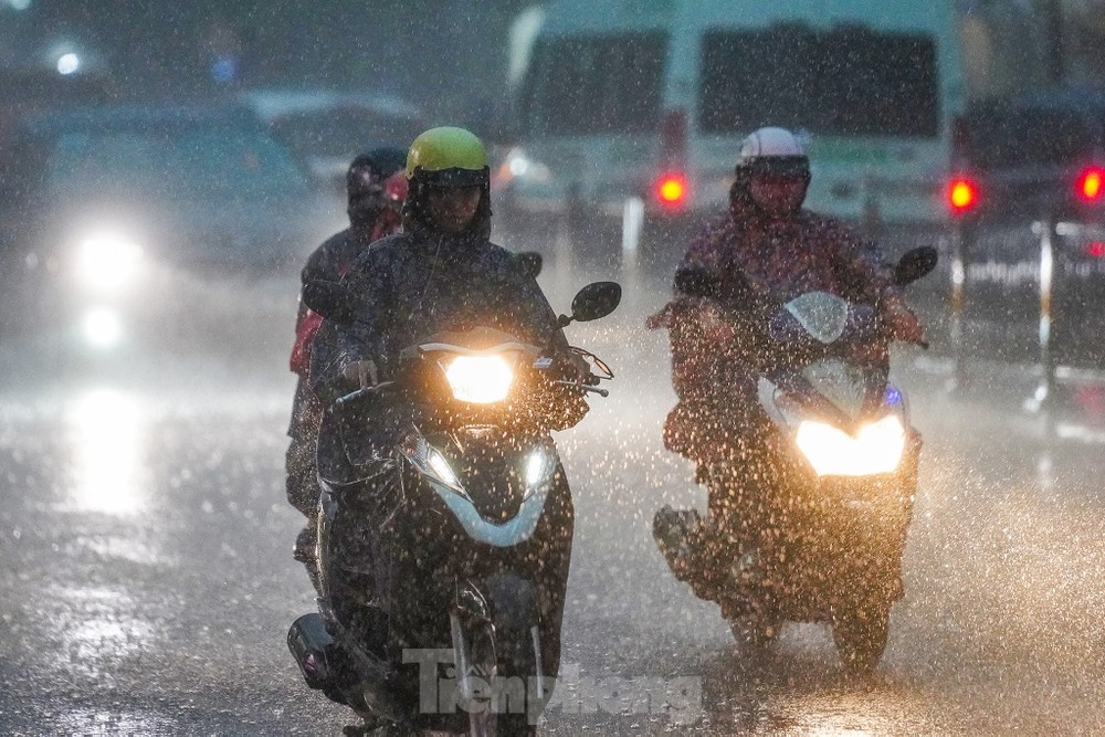 Thoi tiet TP.HCM Yagi anh 1